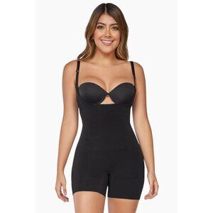 Curveez Womens Size Large Shapewear Bodysuit Second Skin Hip Hugger in Black 077